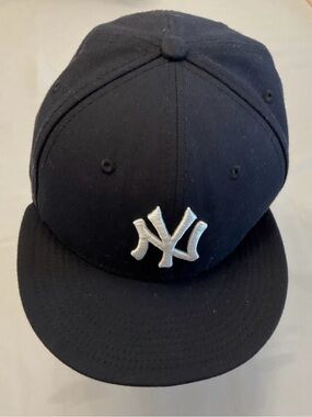 9fifty Black Cap with White NY Logo